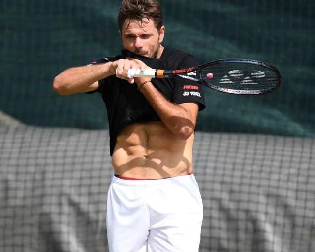 爱游戏官网-穆古鲁扎新星战术调整表现突出，热火前途光明！比赛高潮迭起(穆古鲁扎图片)