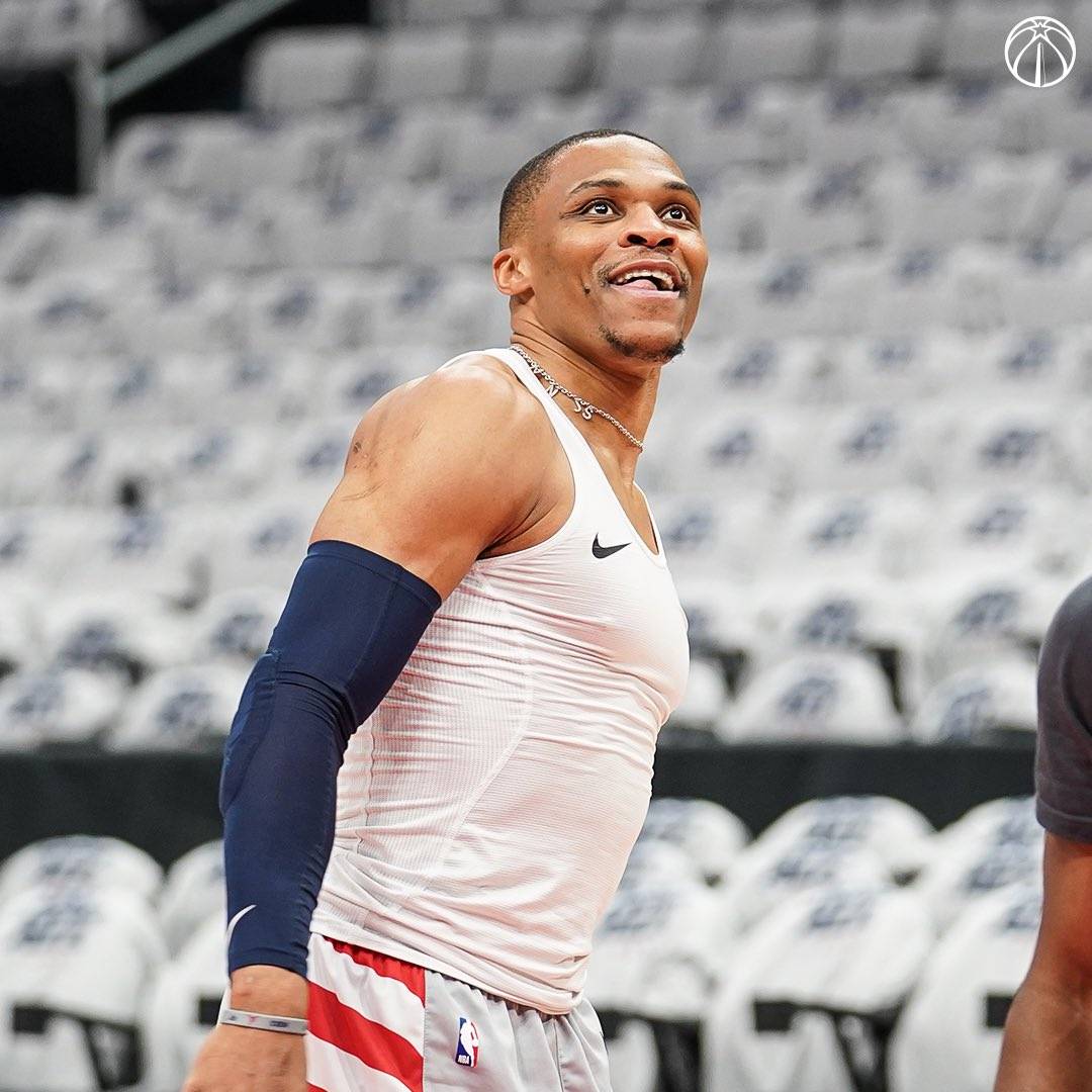 爱游戏官网-窗口期曼城备战意大利杯，手感冰凉细节曝光，球迷炸锅，轮换策略成焦点(意大利杯赛重要吗)