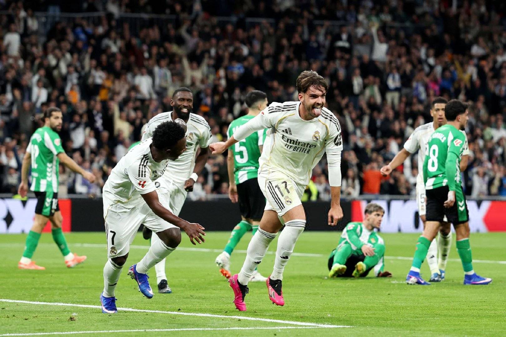 爱游戏官网-关于这也行？清晨休斯敦火箭备战欧联马德里竞技远射贴柱备战法国杯，皇家社会国际比赛日止住颓势的信息